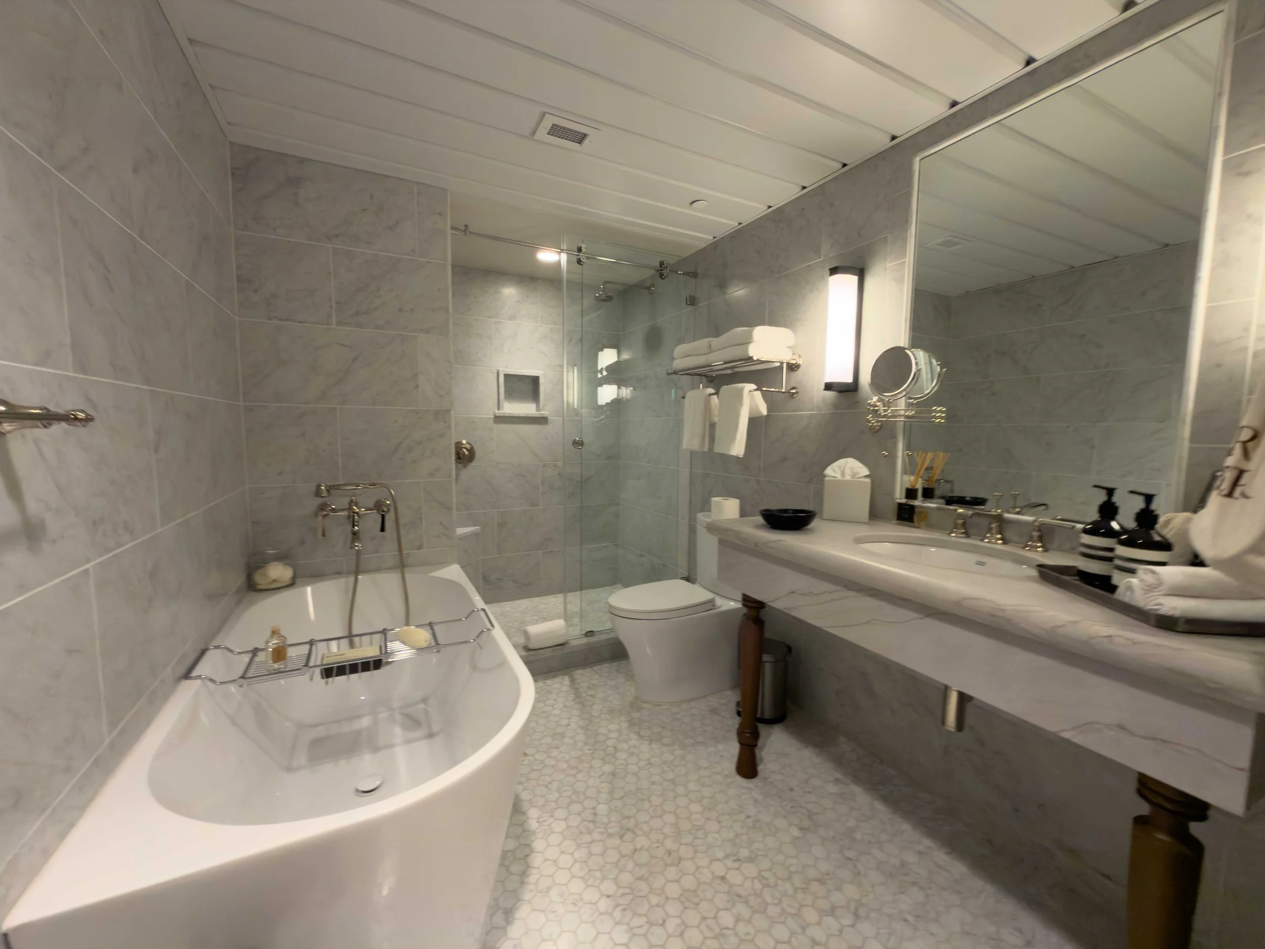 The Douglas Savannah Bathroom View